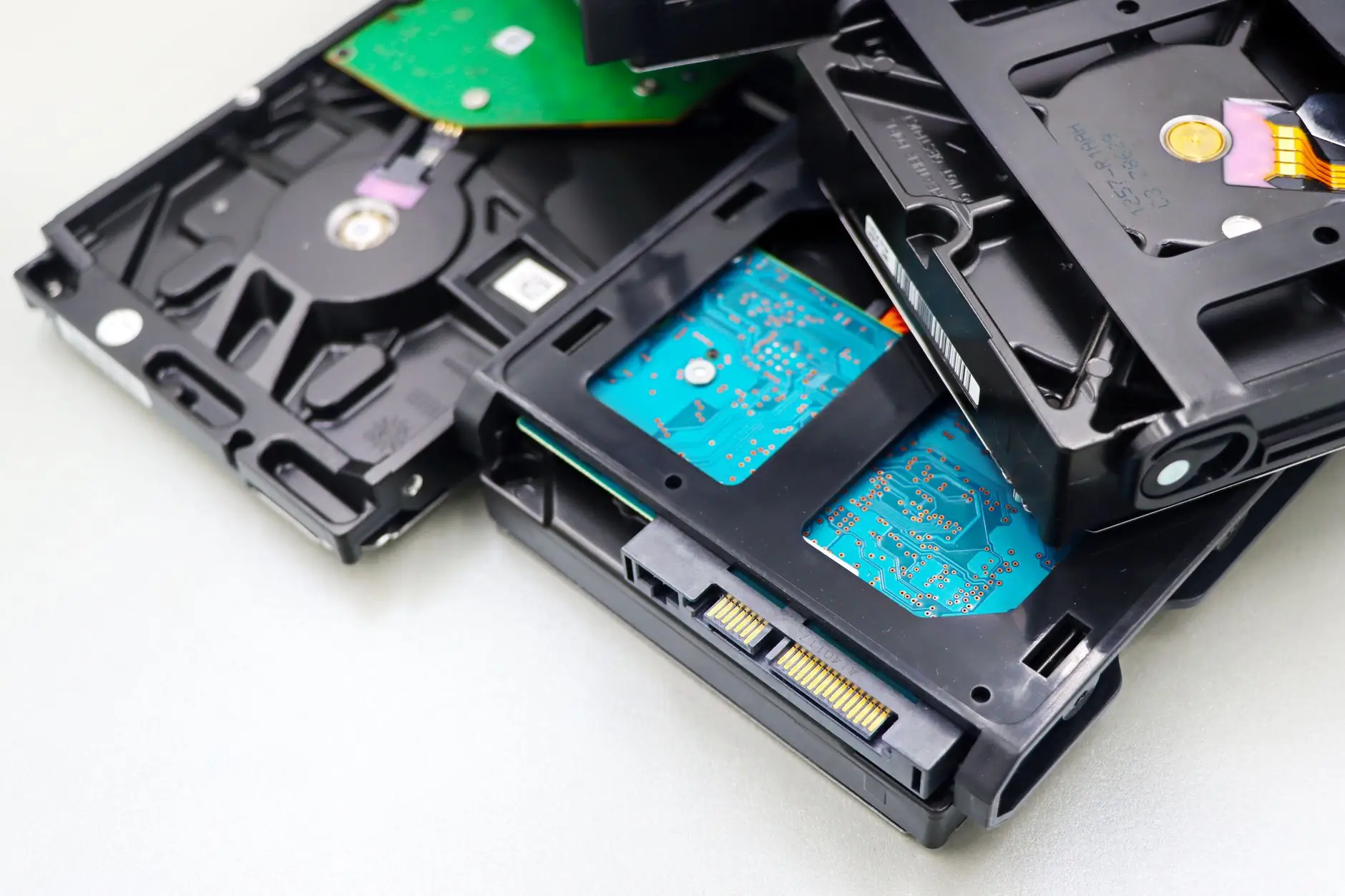 软件定制开发与成品系统选型对比：海口企业信息化建设指南