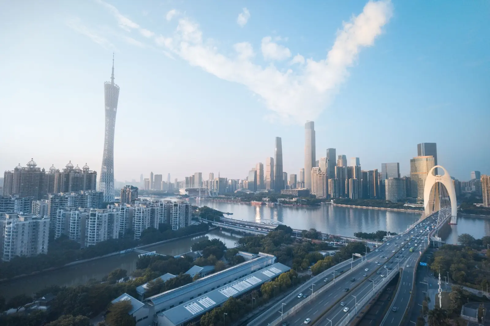 海口科技研发服务商解析：企业如何选择软件定制开发与系统集成方案